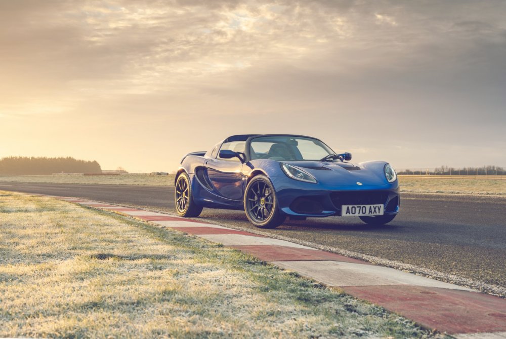Lotus-Elise-Sport-240-Final-Edition_01 (Large).jpg