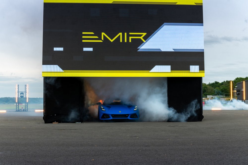 Lotus-Emira-unboxed_2.jpg