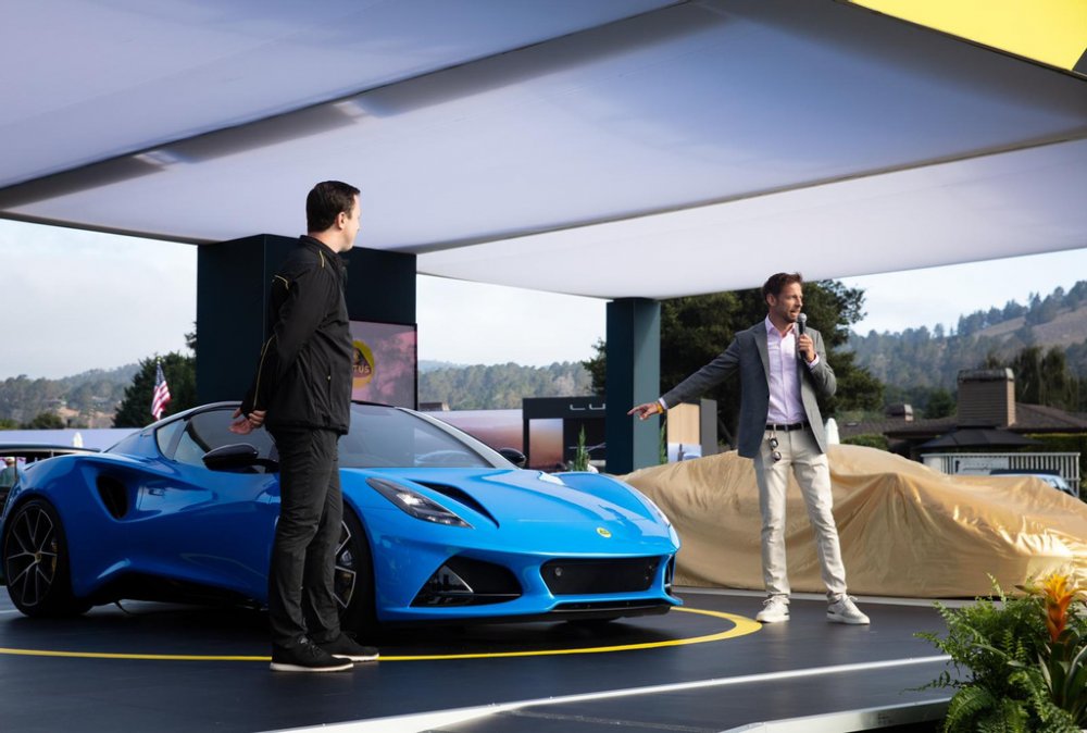 Jenson-Button-discussing-the-Lotus-Emira-at-The-Quail---Credit-Rolex..jpg