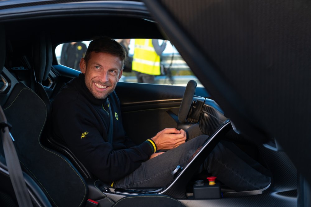 Jenson-Button_Evija-Fittipaldi_4.jpg