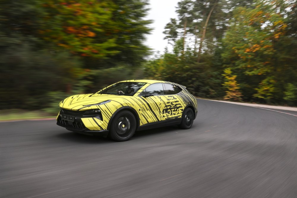 Lotus-Eletre.jpg
