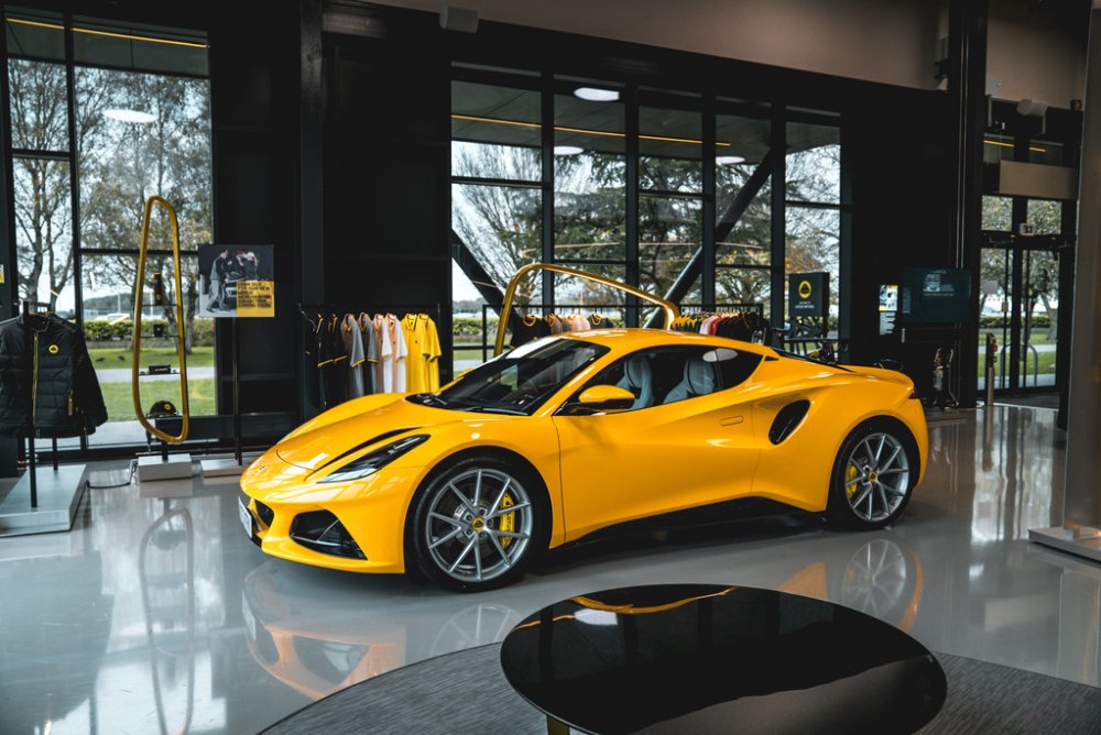 Lotus-Emira-V6-First-Edition_3.jpg
