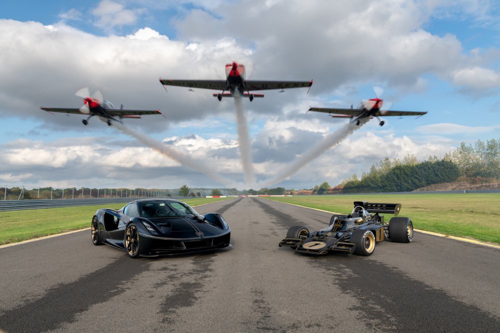 Lotus-Evija-Fittipali_The-Blades.jpg