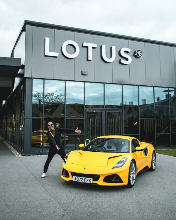 Shaan-Kodituwakku-collecting-his-Lotus-Emira-V6-First-Edition-from-Hethel_1.jpg