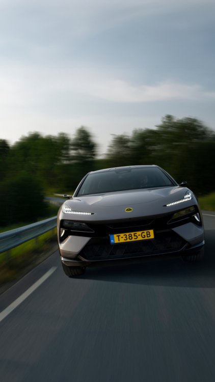 LOTUS_ELETRE-S_KAIMU-GREY_DYNAMIC_7_9x16.jpg