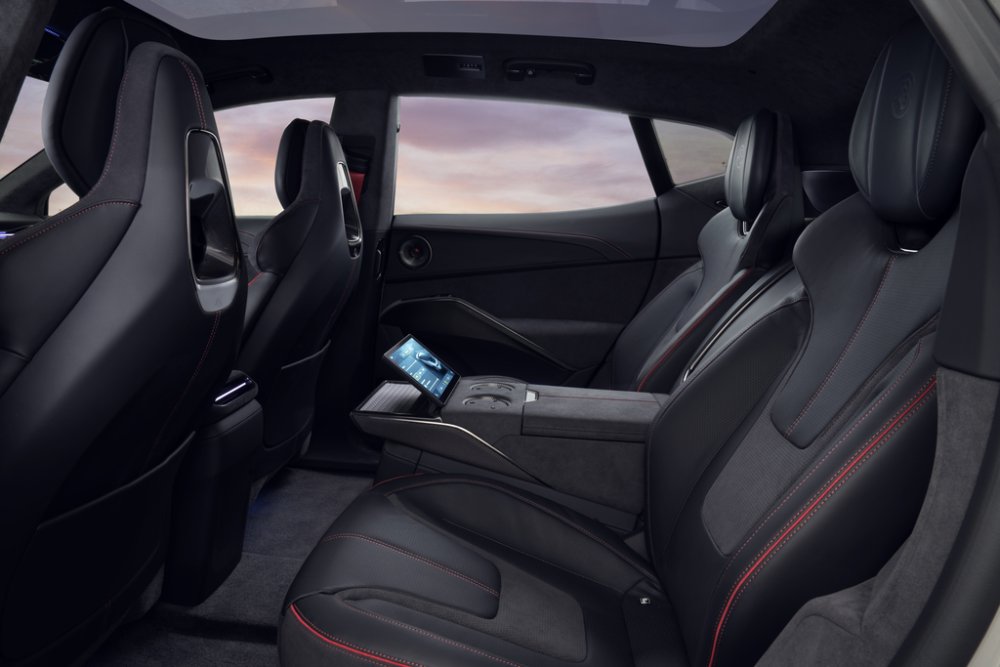 LOTUS_ELETRE-S_KAIMU-GREY_INTERIOR_1.jpg