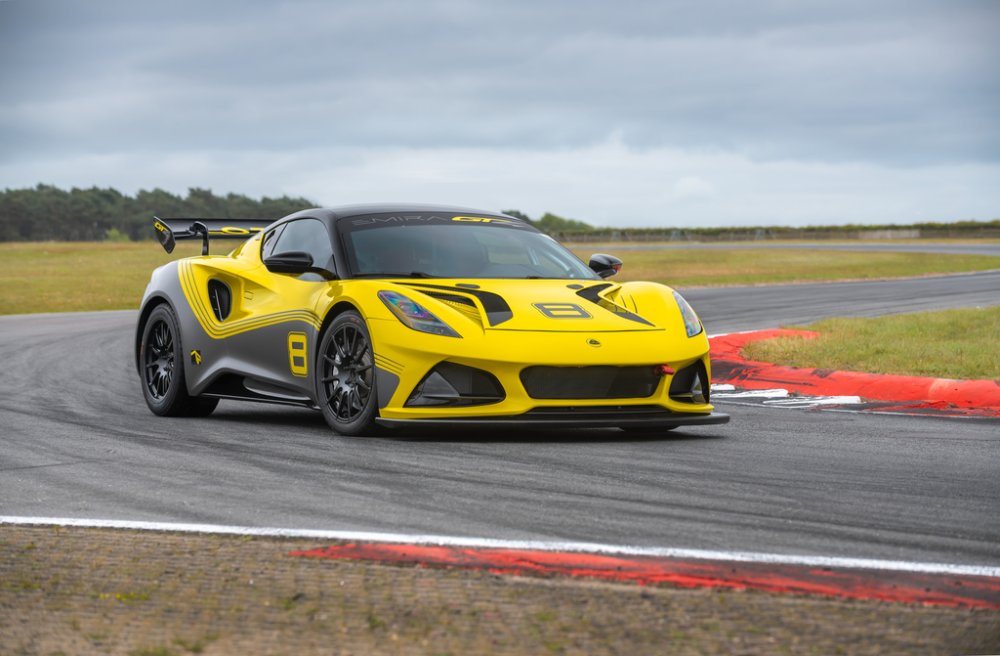 Lotus-Emira-GT4_3.jpg