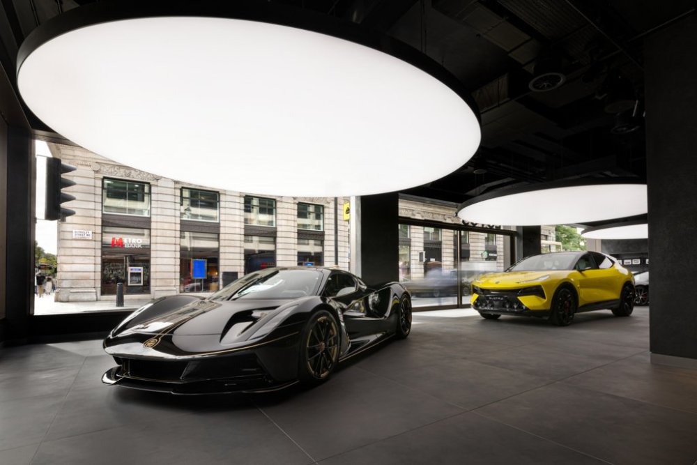 Lotus-London_2.jpg