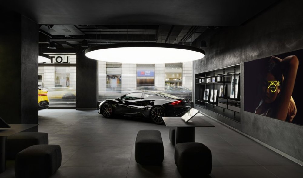 Lotus-London_3.jpg