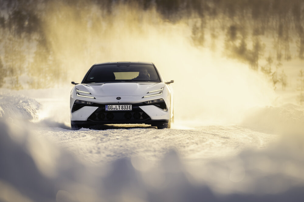 Lotus-Emeya_Cold_Weather_Akoya_White_07.jpg