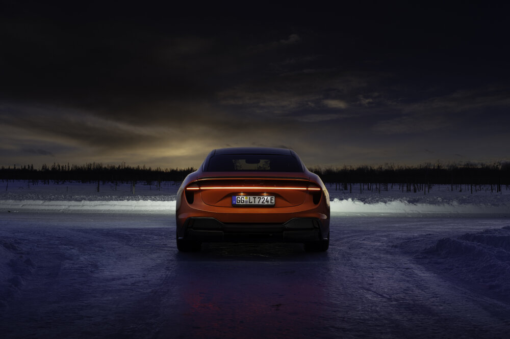 Lotus-Emeya_Cold_Weather_Fireglow-Orange_06.jpg