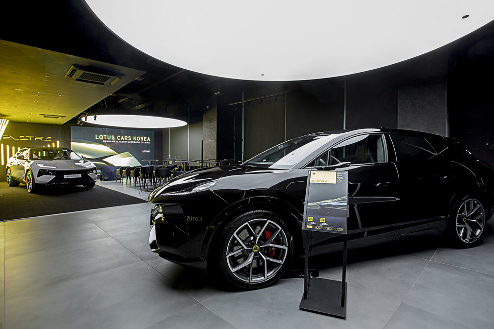 Lotus-Flagship-Showroom-South-Korea---1st-Floor.jpg