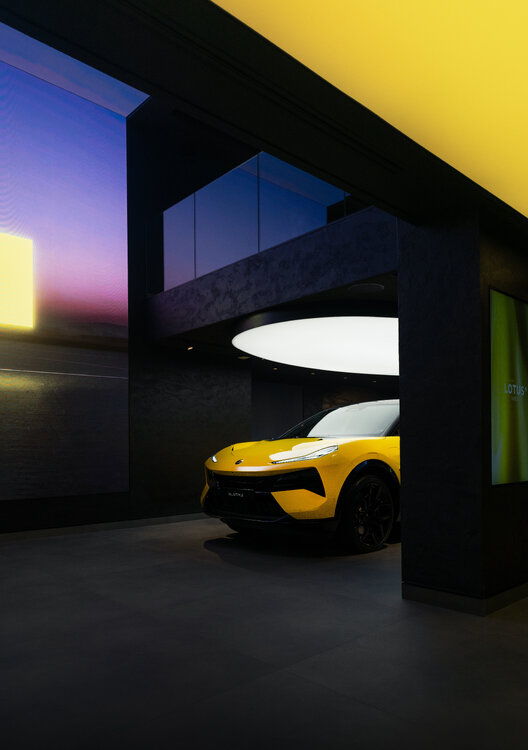 Lotus-Paris-brand-centre-open-for-business-01.jpg