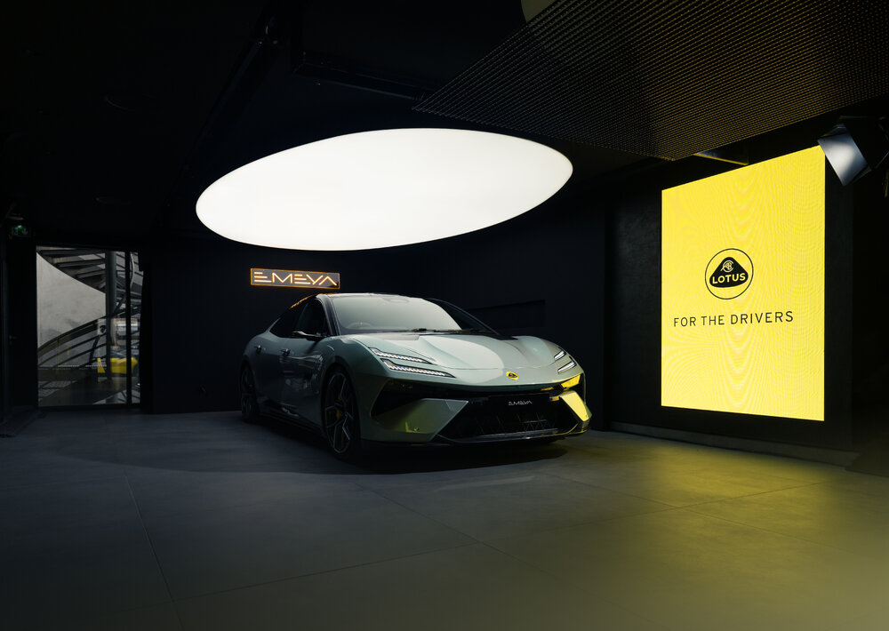 Lotus-Paris-brand-centre-open-for-business-07.jpg
