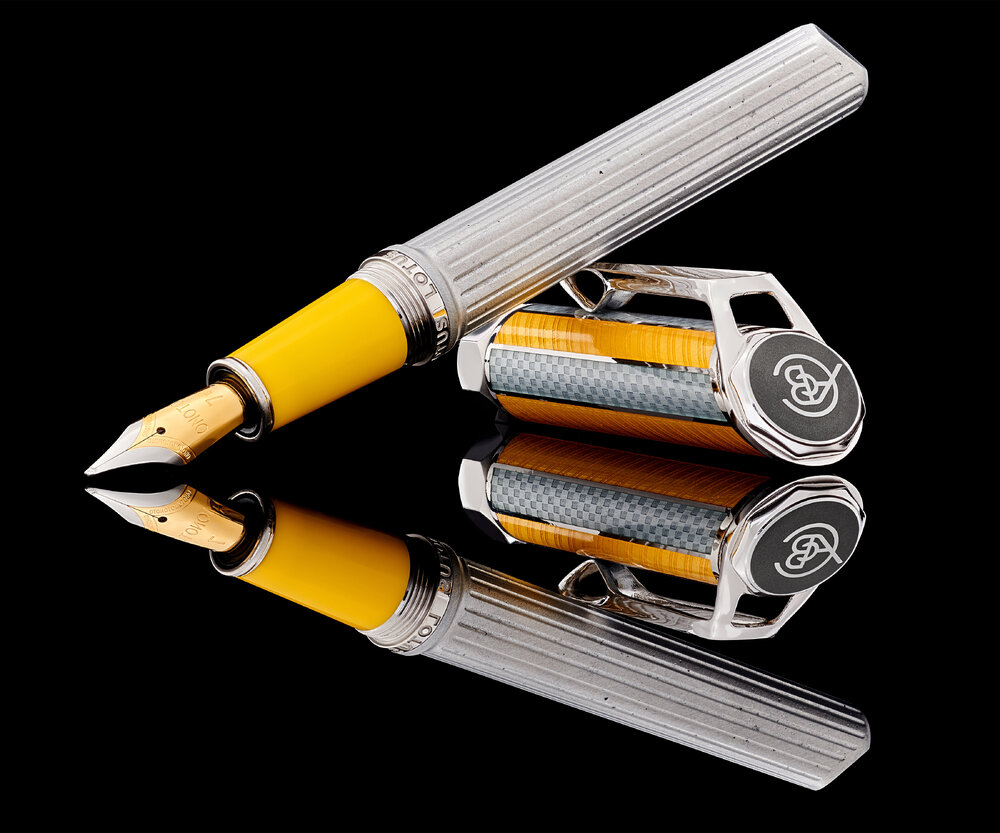 Lotus-and-Onoto-collaborate-on-luxury-fountain-pen.jpg
