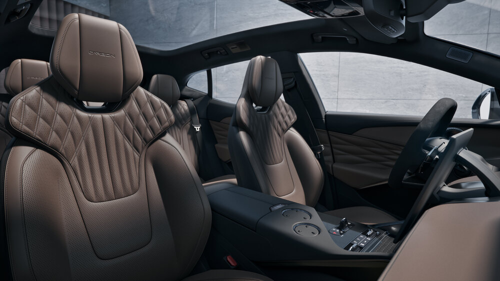 10030_R_Carbon_Shot_001_Brown_Black_North_America_Comp02_RS_FinalArt-2.jpg