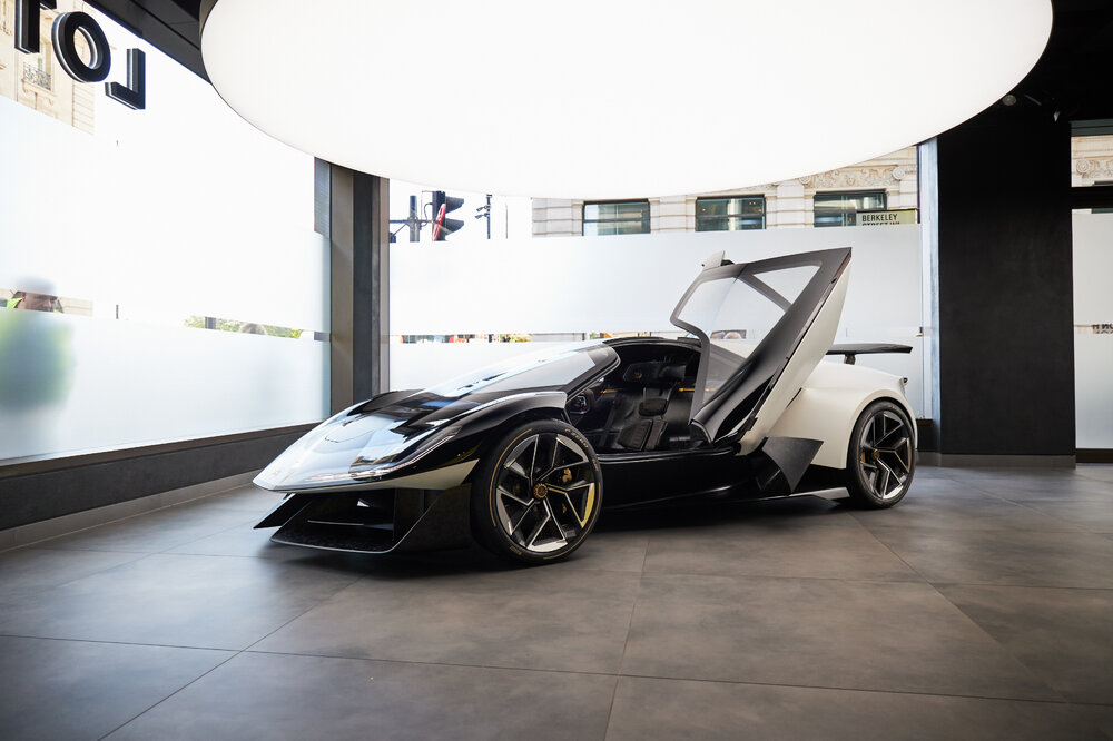 17_09_24_Lotus_T1_Reveal_023.jpg