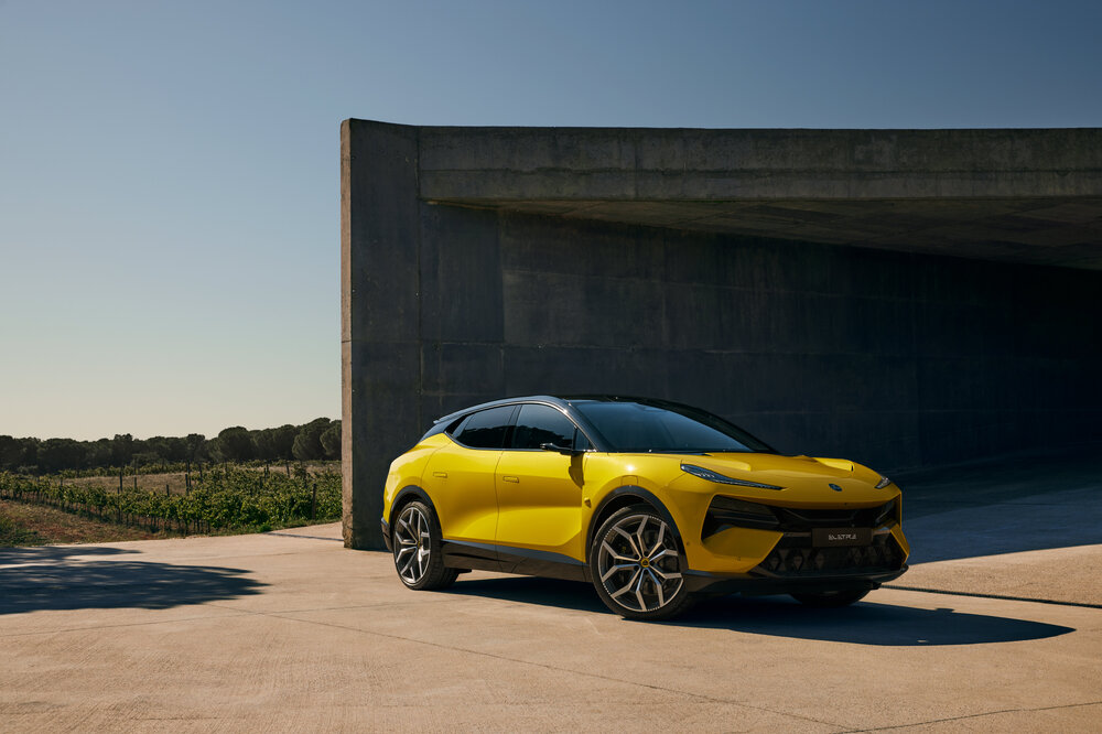 Lotus_Eletre_Image_Exterior-2__141024.jpg