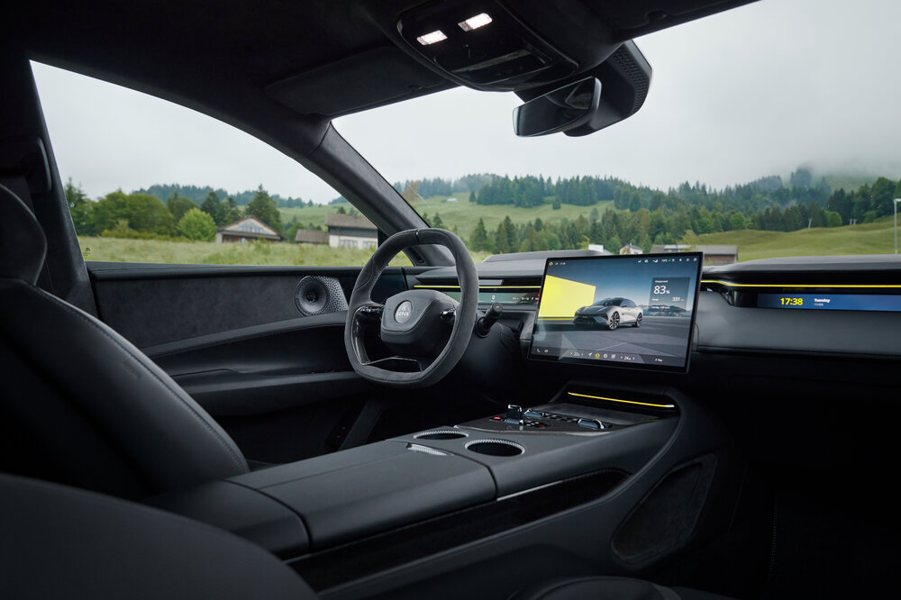 Lotus_Emeya_R_Interior_020724.jpg