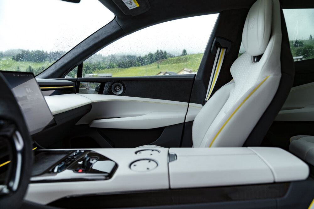 Lotus_Emeya_S_Interior_020724r.jpg