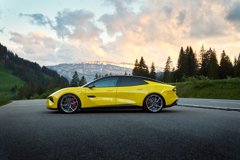 Lotus_Emeya_S_Static_020724_02.jpg
