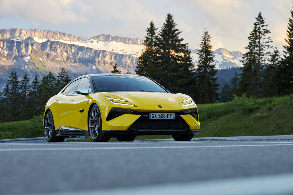 Lotus_Emeya_S_Static_020724_04.jpg
